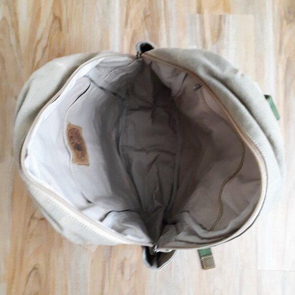 Backpack The Barrel Shack Rugged Brass Leather Canvas Unisex NWT - Picture 3 of 3